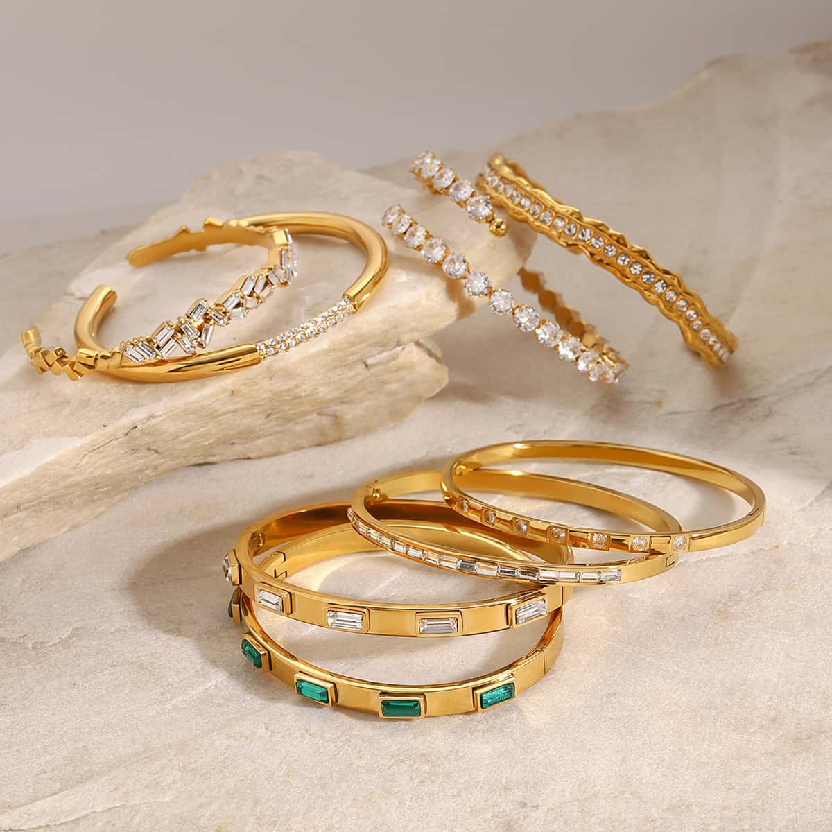 Elegant 18K Gold Diamond Bracelet