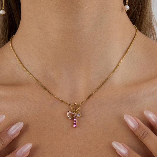 Sweet Diamond Heart Pendant Necklace in 18k Gold