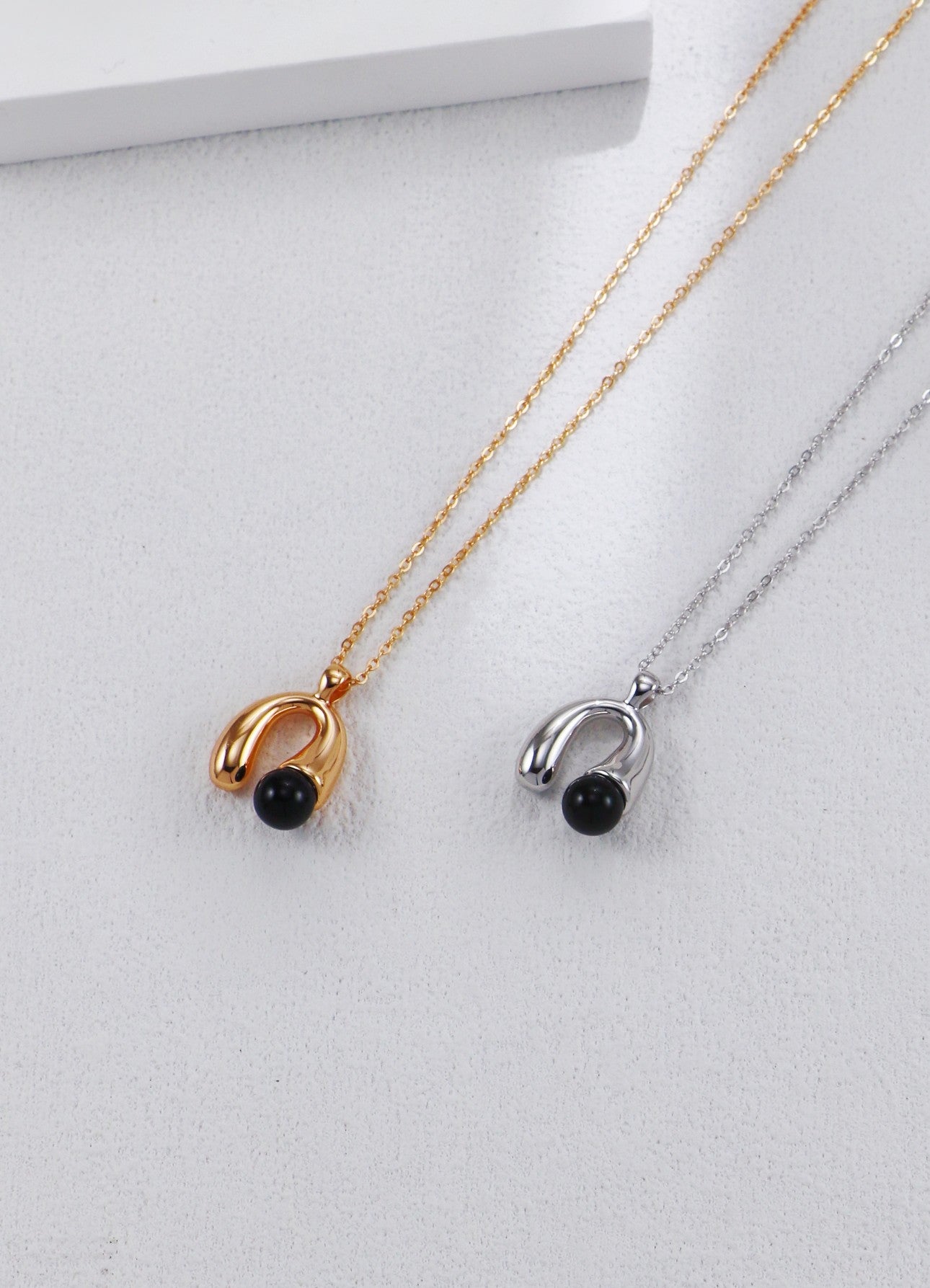 Natural Black Agate Pendant Necklace - 18K Gold Plated Sterling Silver | Vinajewelry
