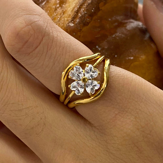 Luxury Four-Leaf Clover Diamond Ring - 18K Gold Plated Triple Stack | Vinajewelry