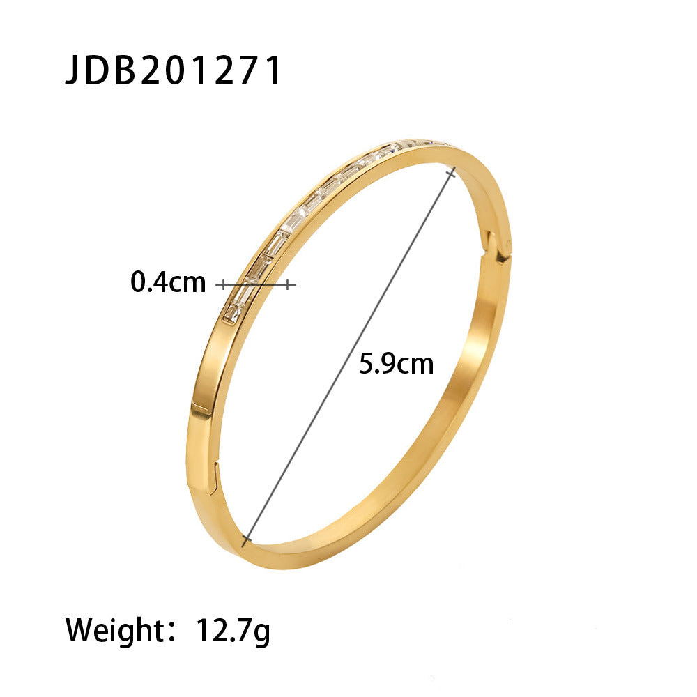 Minimalist 18K Gold Diamond Bracelet