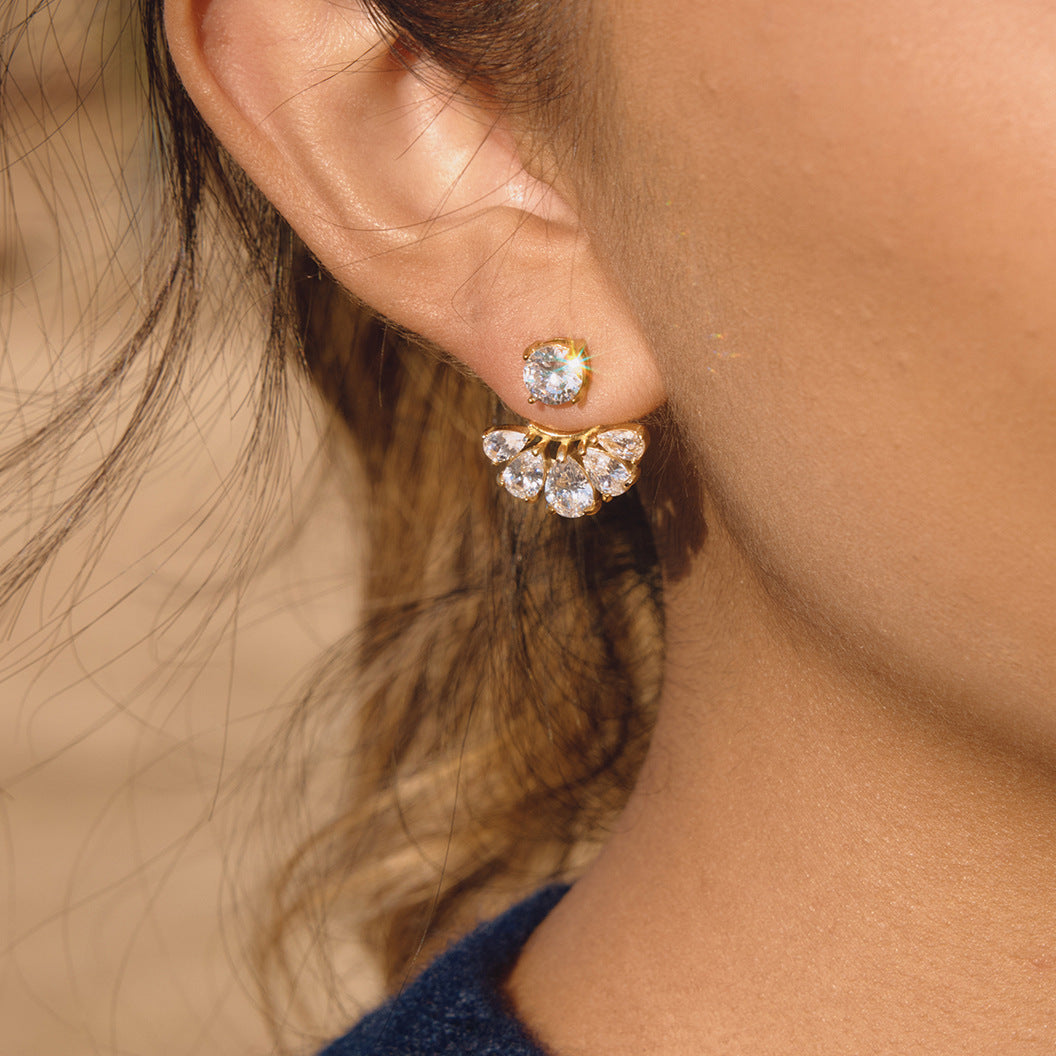 Glória Luxurious Diamond Stud Earrings
