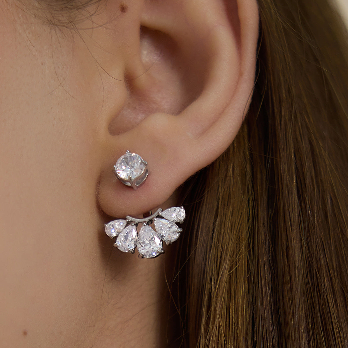 Glória Luxurious Diamond Stud Earrings