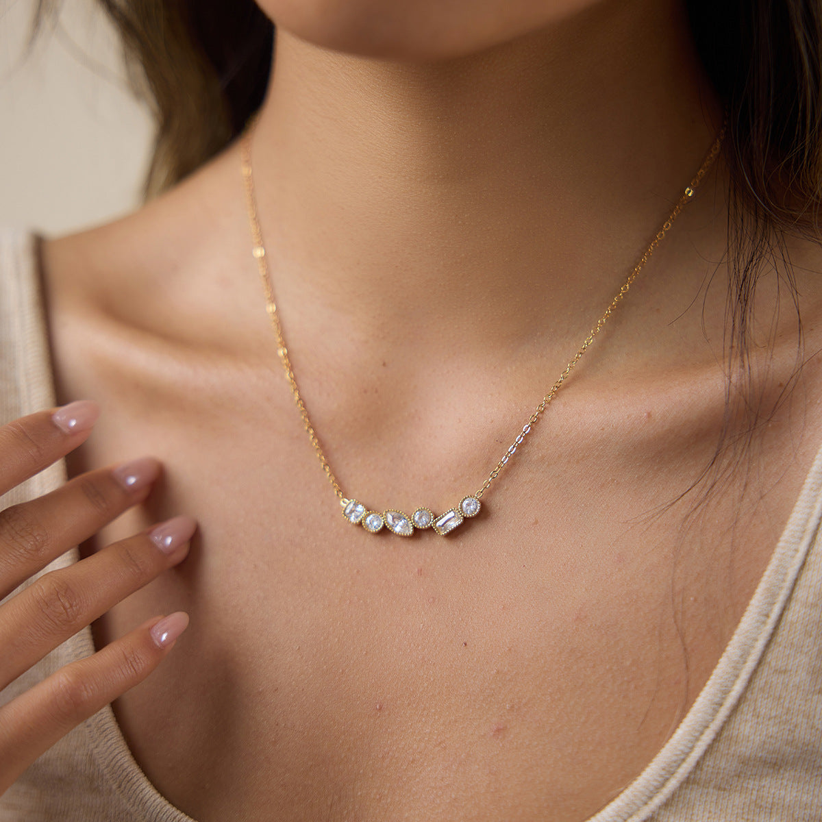 Laurel Diamond Dainty Necklace