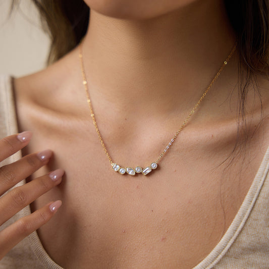 Laurel Diamond Dainty Necklace