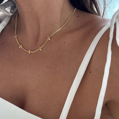 Minimalist Diamond Collarbone Necklace