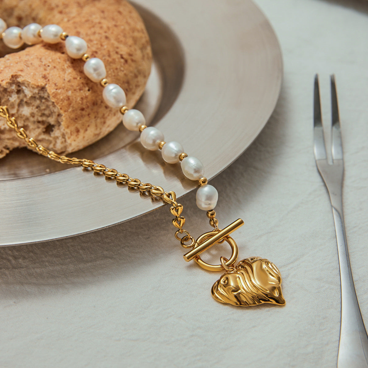 Juliet Heart Pendant Pearl Necklace