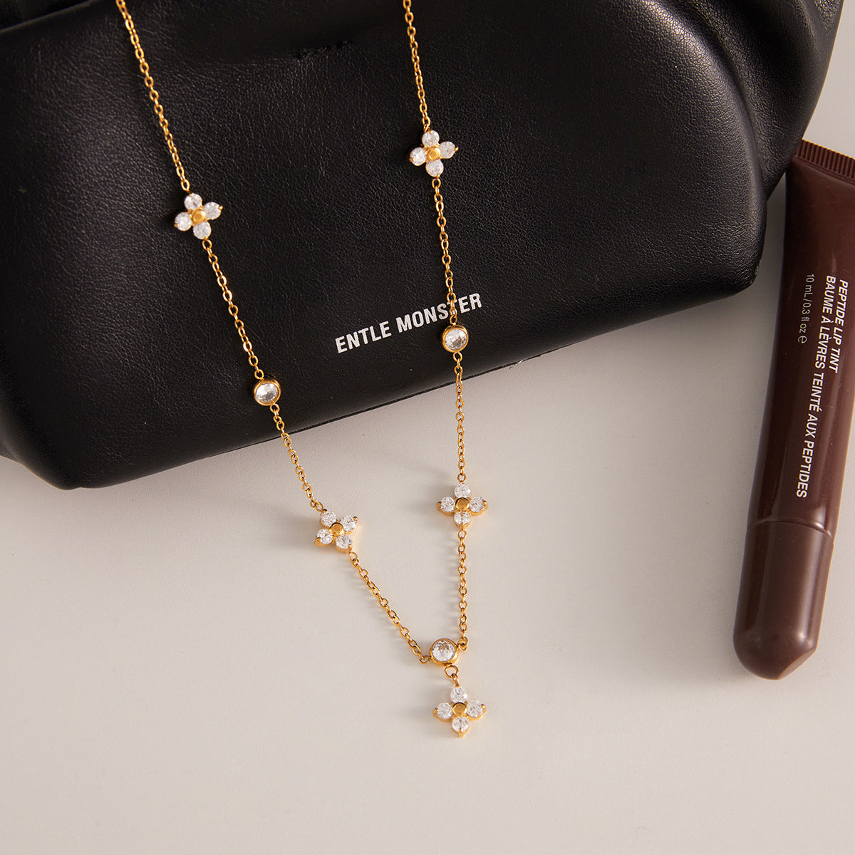 Four-leaf Clover Diamond Pendant Necklace