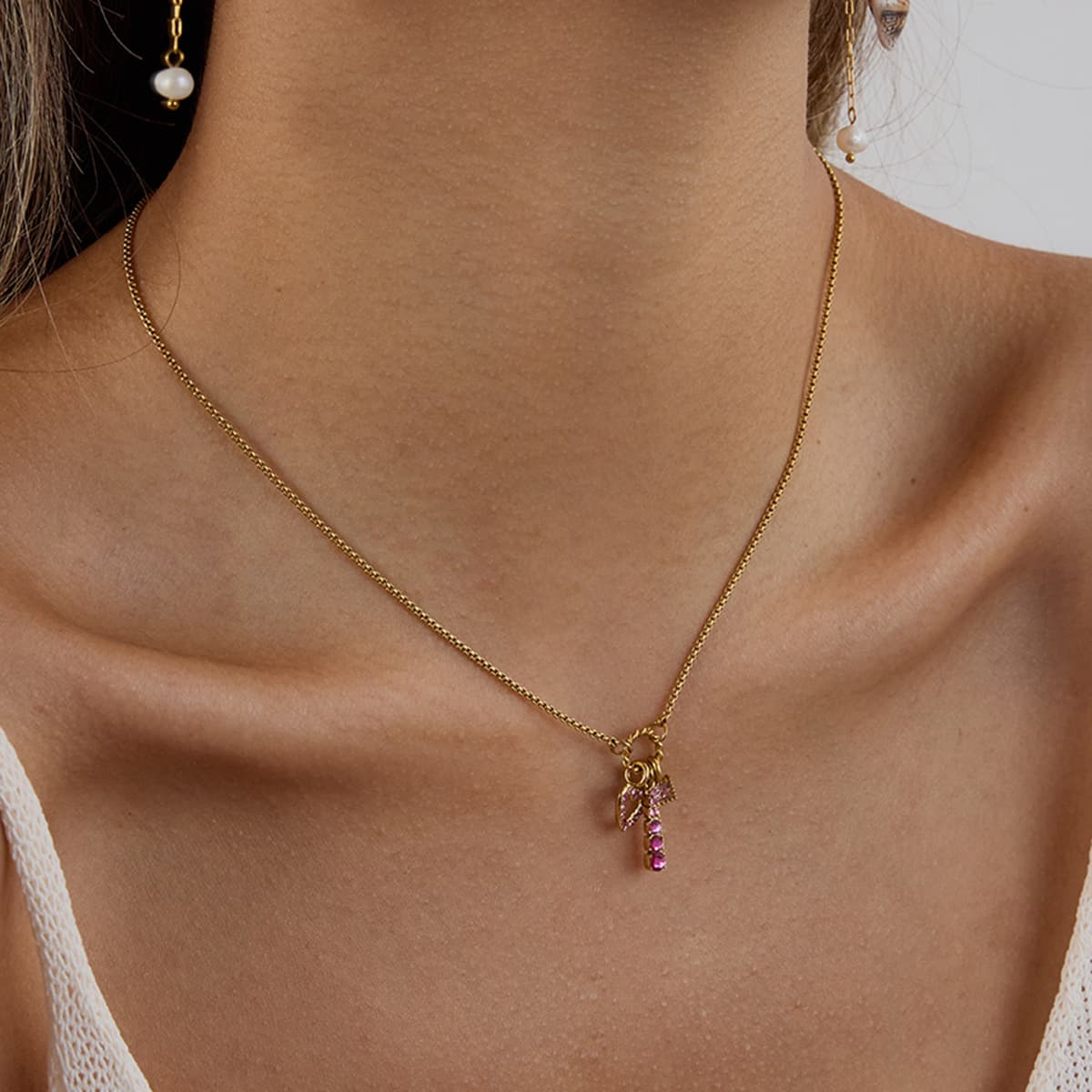 Sweet Diamond Heart Pendant Necklace in 18k Gold
