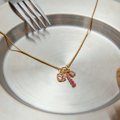 Sweet Diamond Heart Pendant Necklace in 18k Gold