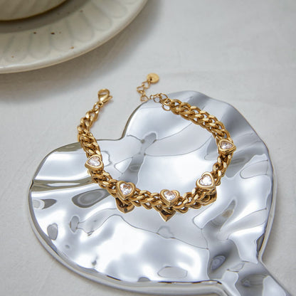 Luxurious 18K Gold Diamond Bracelet