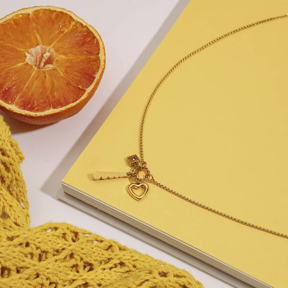 Sweet Diamond Heart Pendant Necklace in 18k Gold