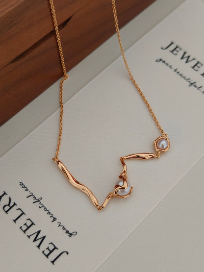 Minimalist Natural Pearl Necklace - 18K Gold Plated Sterling Silver | Vinajewelry