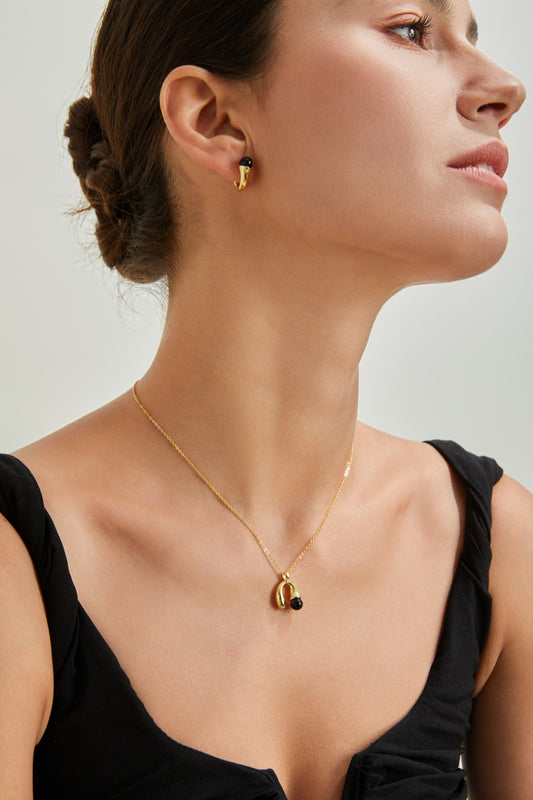Natural Black Agate Pendant Necklace - 18K Gold Plated Sterling Silver | Vinajewelry