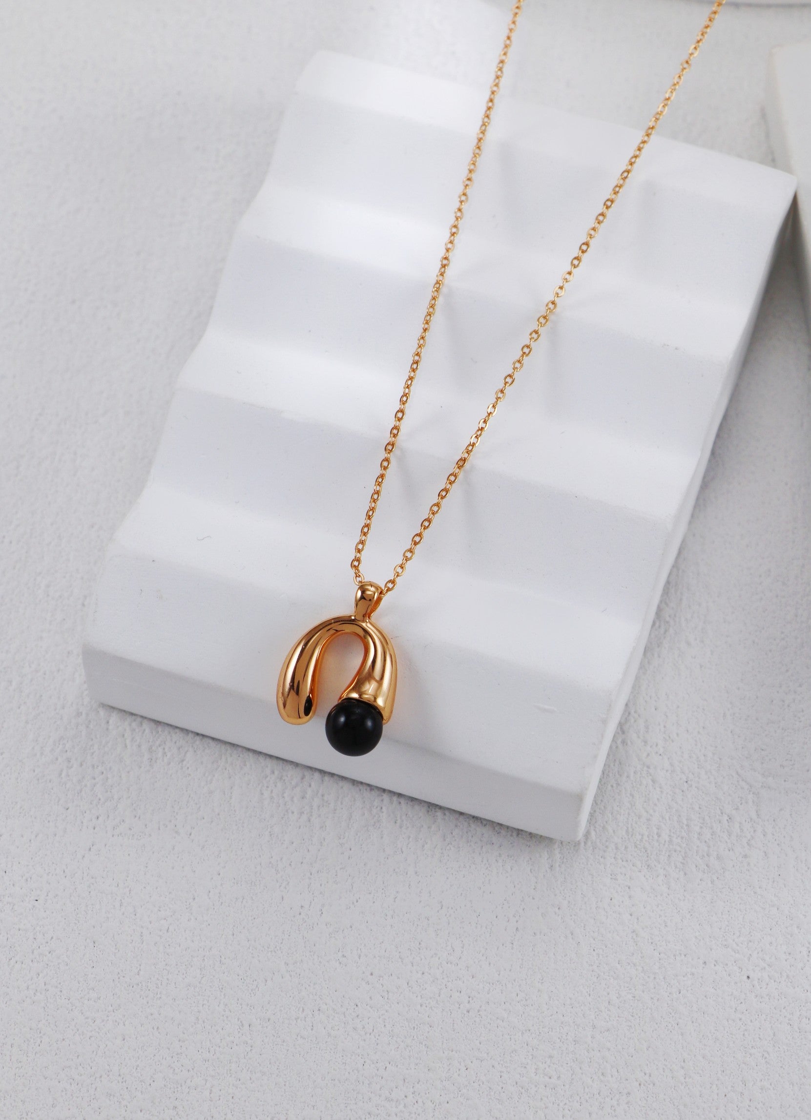 Natural Black Agate Pendant Necklace - 18K Gold Plated Sterling Silver | Vinajewelry
