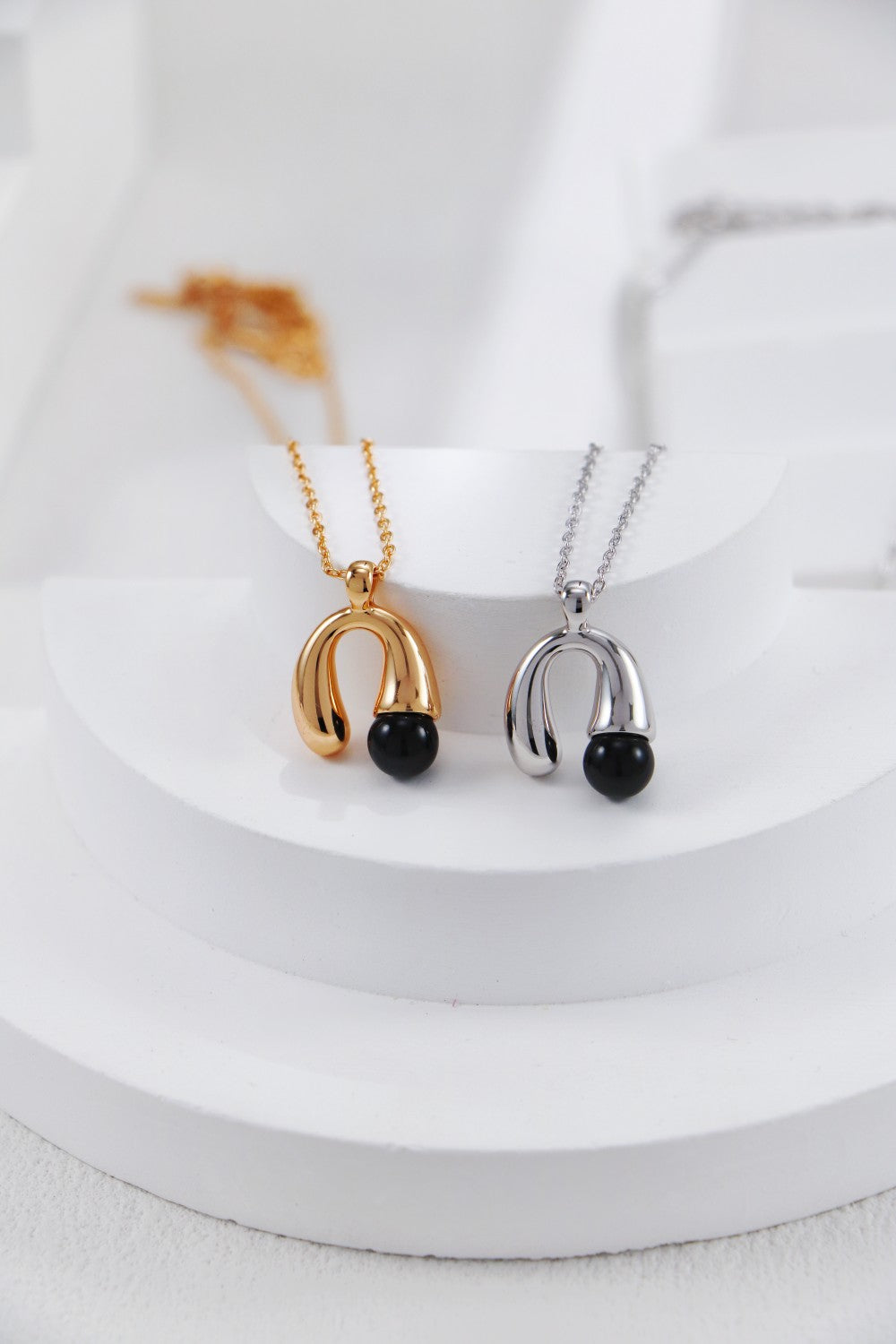 Natural Black Agate Pendant Necklace - 18K Gold Plated Sterling Silver | Vinajewelry
