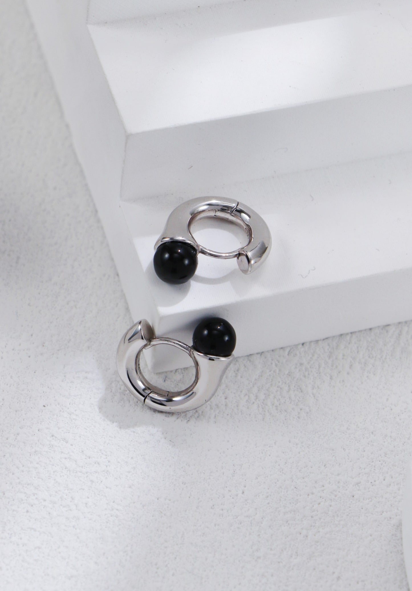 Natural Black Agate Earrings - 18K Gold Plated Sterling Silver | Vinajewelry