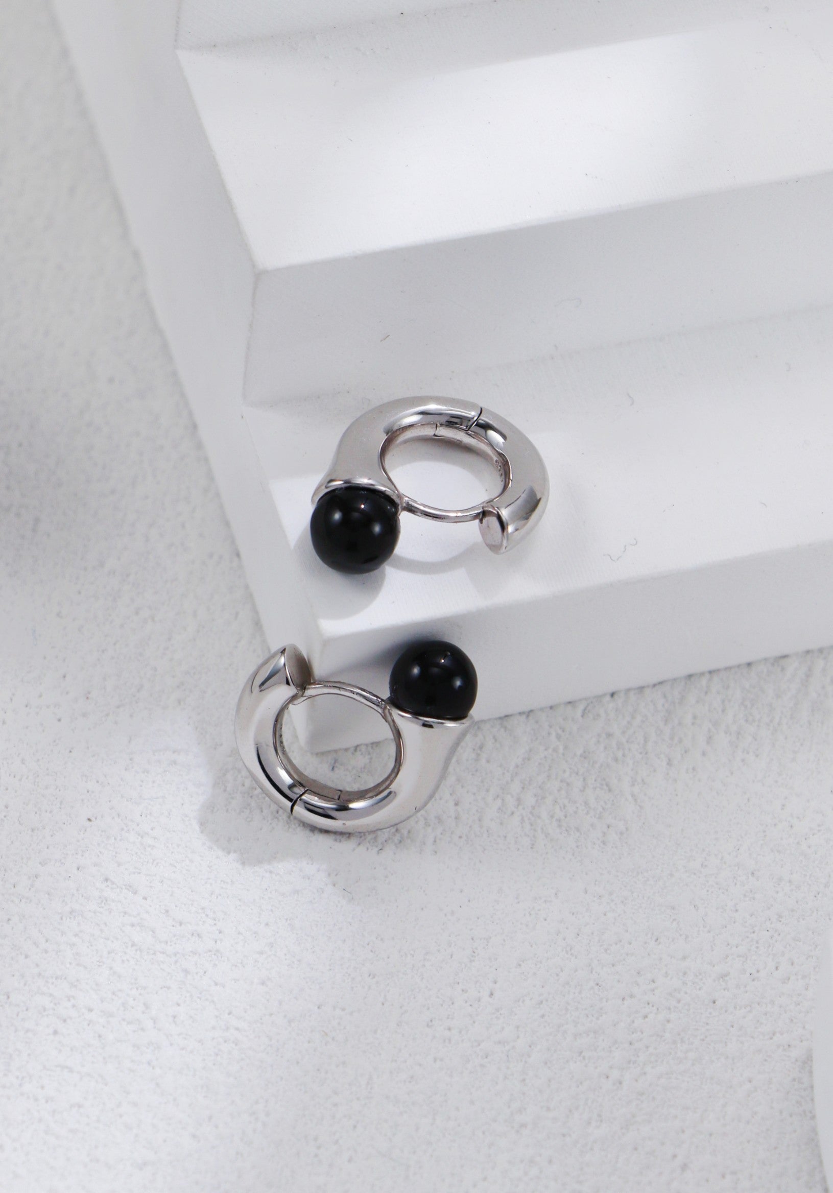 Natural Black Agate Earrings - 18K Gold Plated Sterling Silver | Vinajewelry