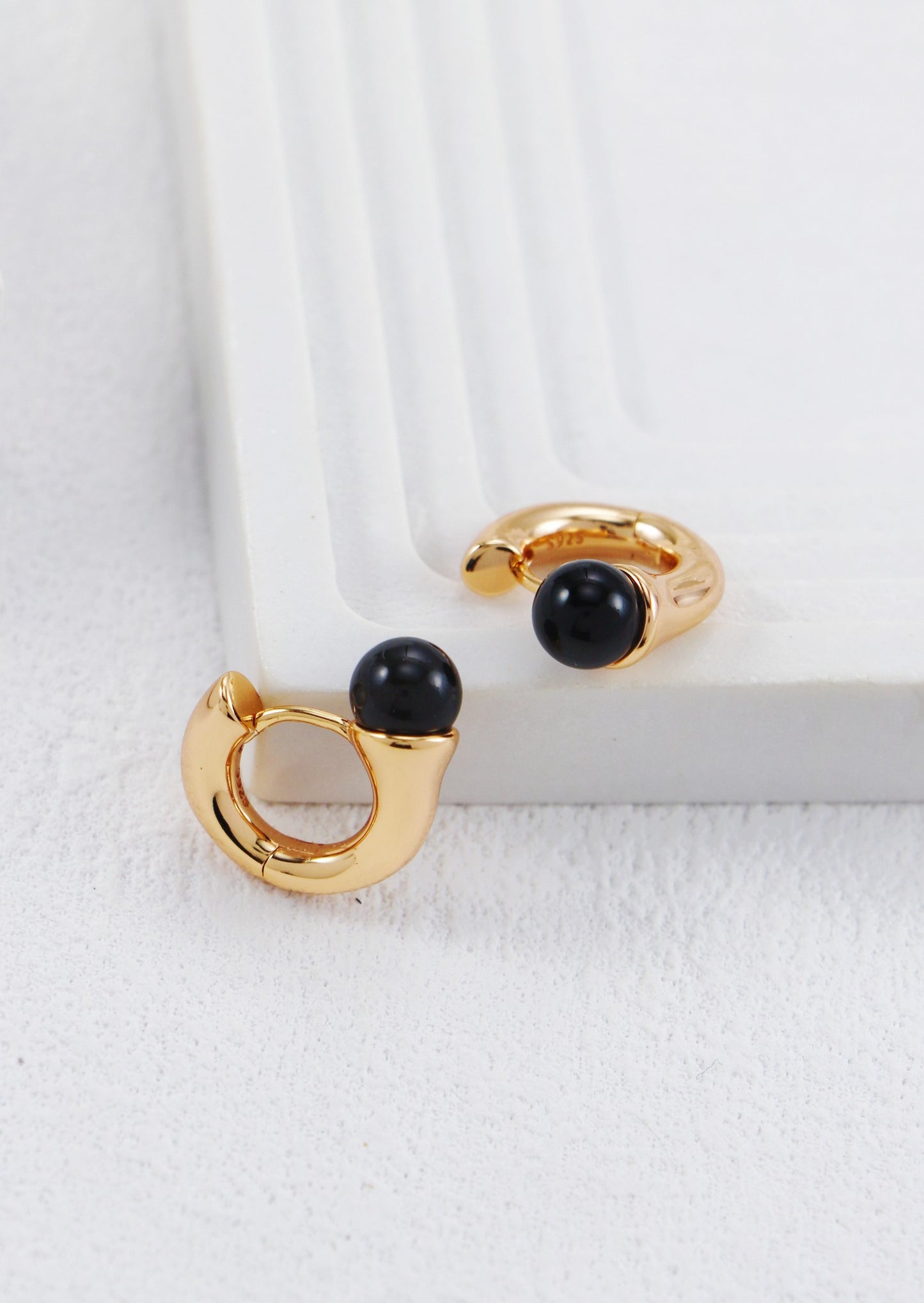 Natural Black Agate Earrings - 18K Gold Plated Sterling Silver | Vinajewelry