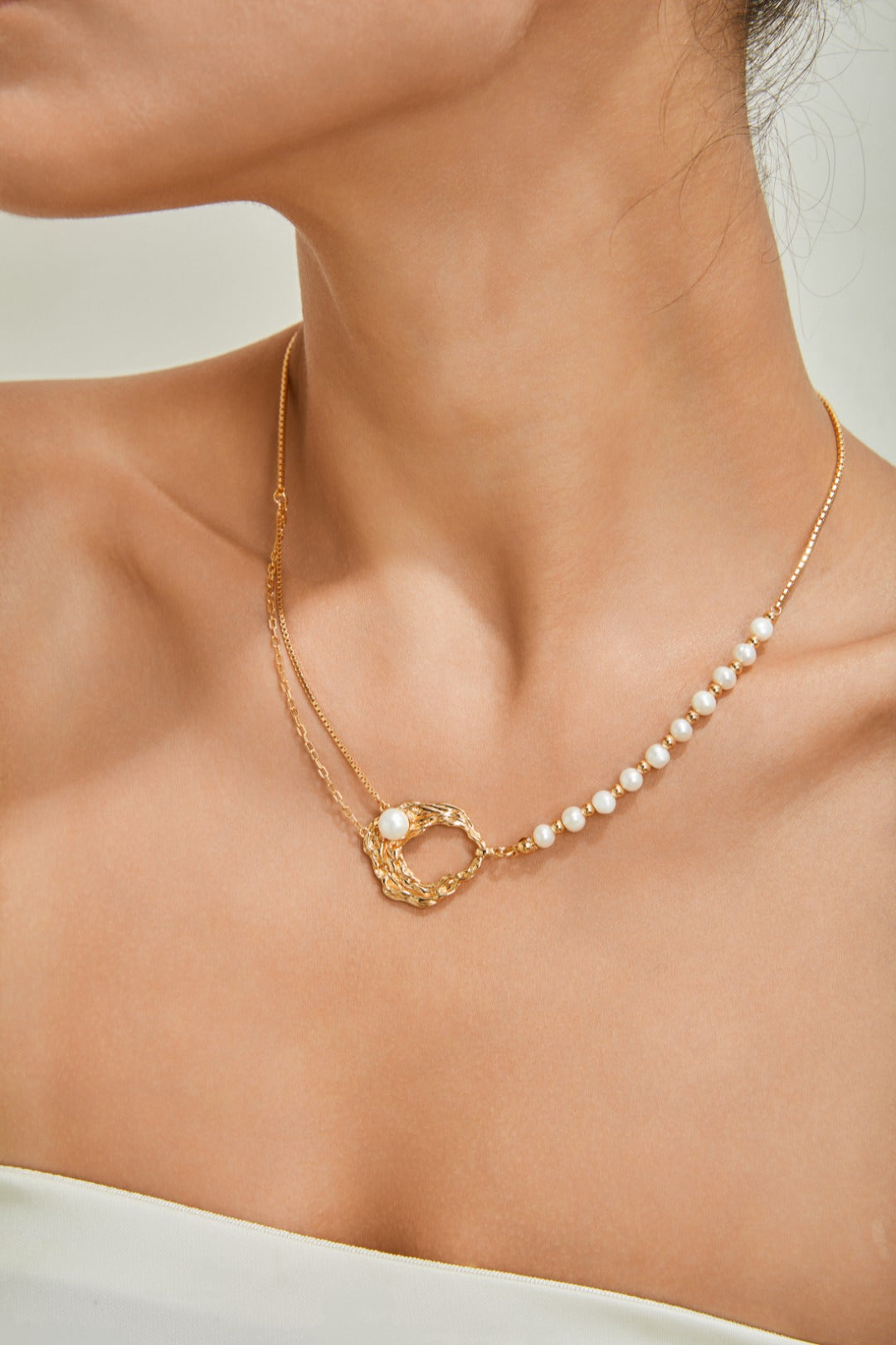Natural Pearl Liquid-Shape Necklace - 18K Gold Plated Sterling Silver | Vinajewelry