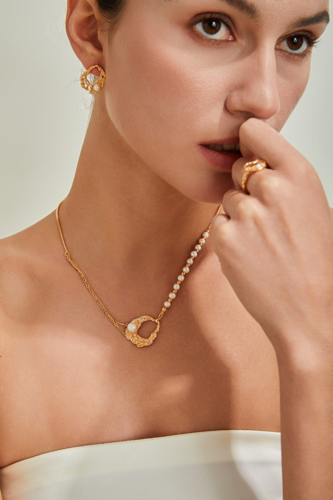 Natural Pearl Liquid-Shape Necklace - 18K Gold Plated Sterling Silver | Vinajewelry