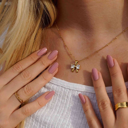 Sweet 18K Gold Bowknot Diamond Pendant Necklace