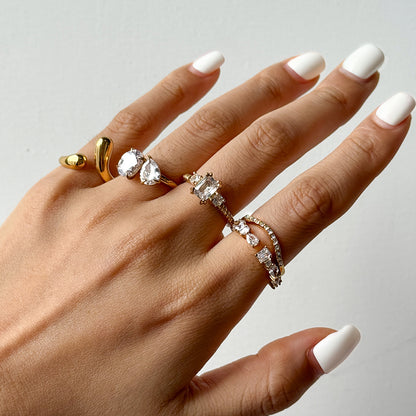 Lola Luxurious Teardrop Diamond Ring
