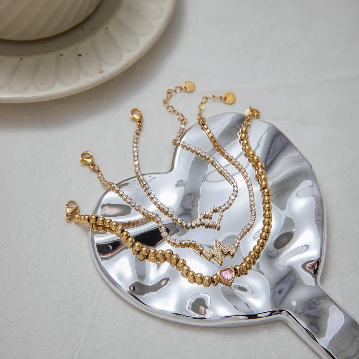 Luxurious 18K Gold Heart and Diamond Beaded Bracelet