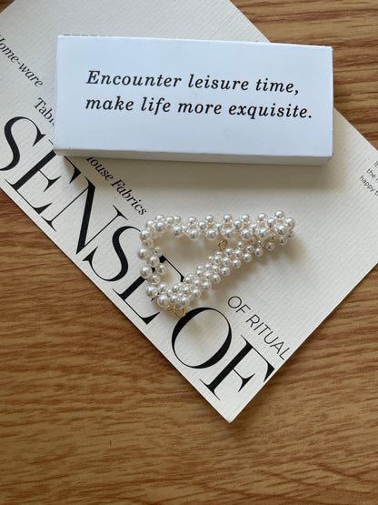 Elegant Hepburn-Style Pearl Beaded Bracelet