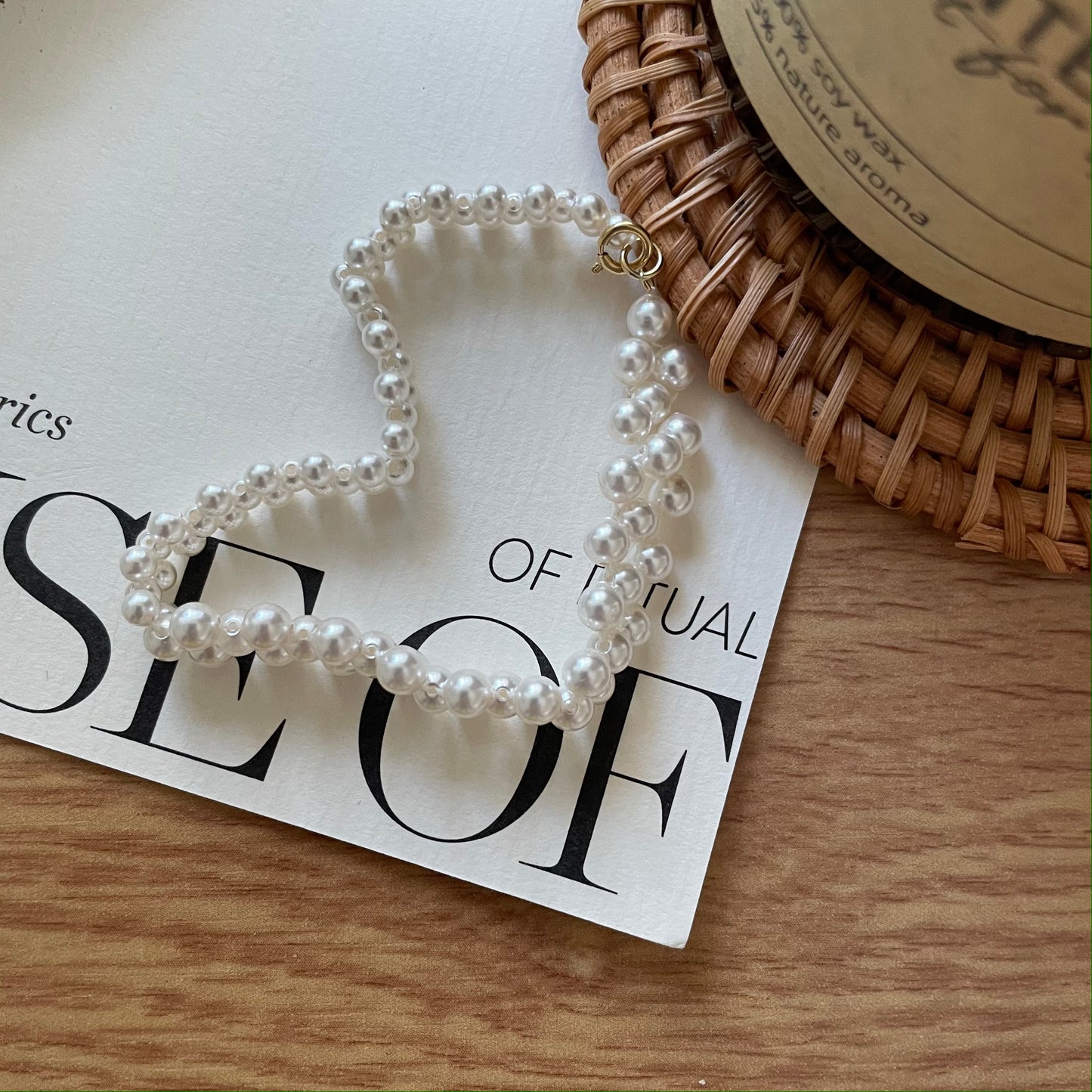 Elegant Hepburn-Style Pearl Beaded Bracelet