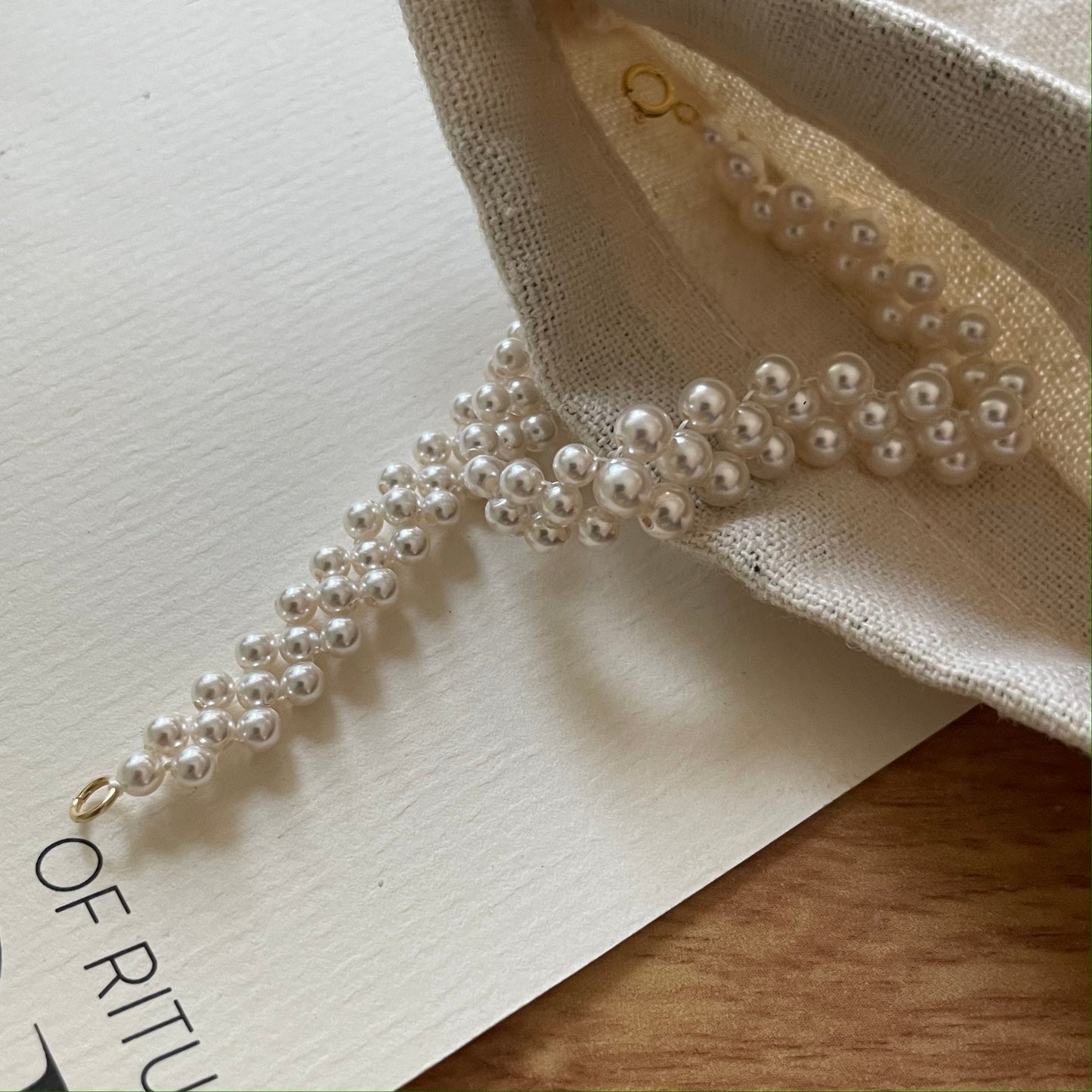 Elegant Hepburn-Style Pearl Beaded Bracelet