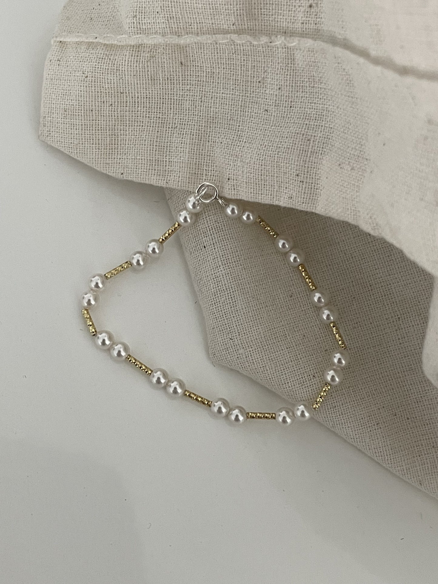 Minimalist Beaded Pearl Bracelet