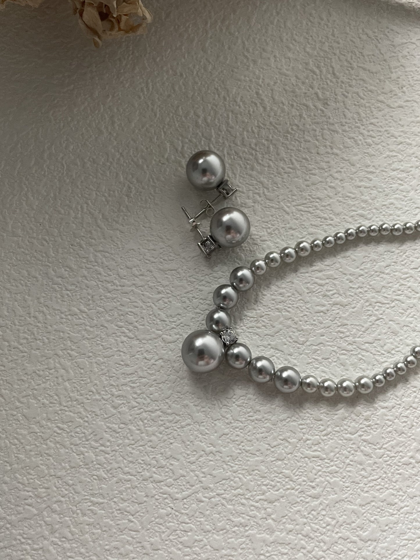 Luxurious Diamond and Grey Pearl Necklace