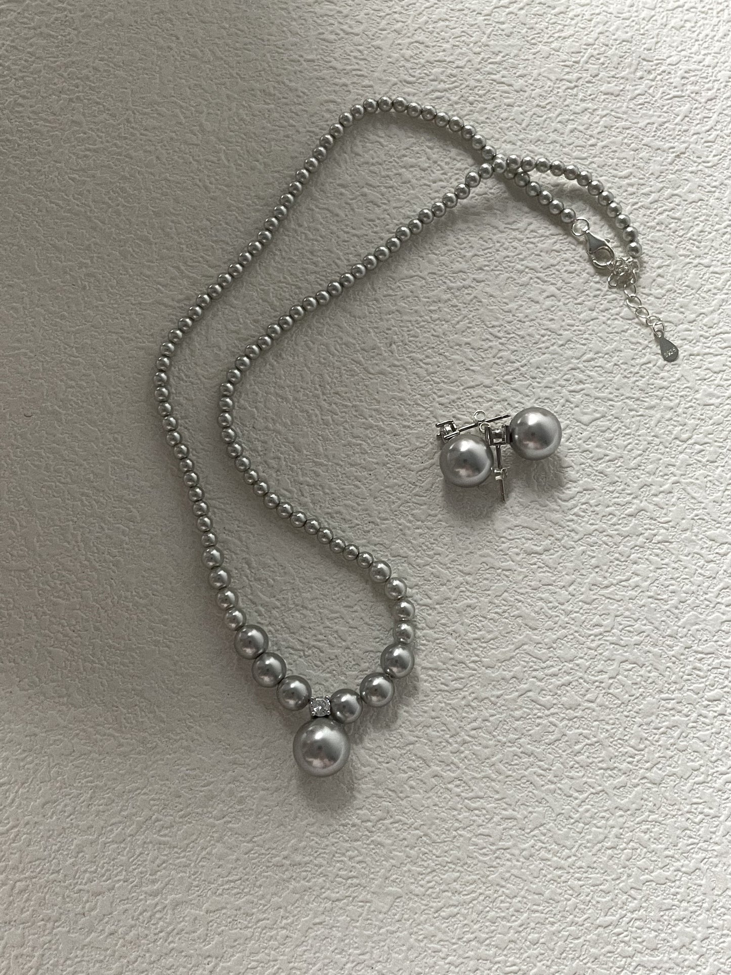 Luxurious Diamond and Grey Pearl Necklace