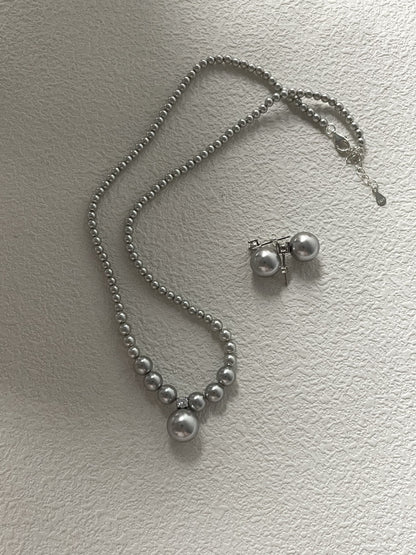 Luxurious Diamond and Grey Pearl Necklace