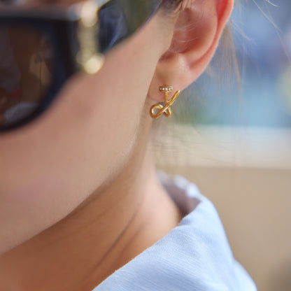 Riley Minimalist Diamond Stud Earrings
