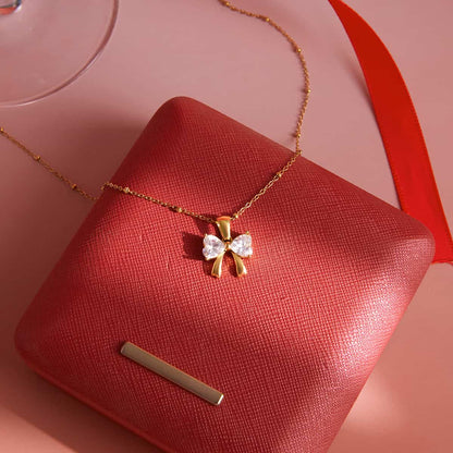 Sweet 18K Gold Bowknot Diamond Pendant Necklace
