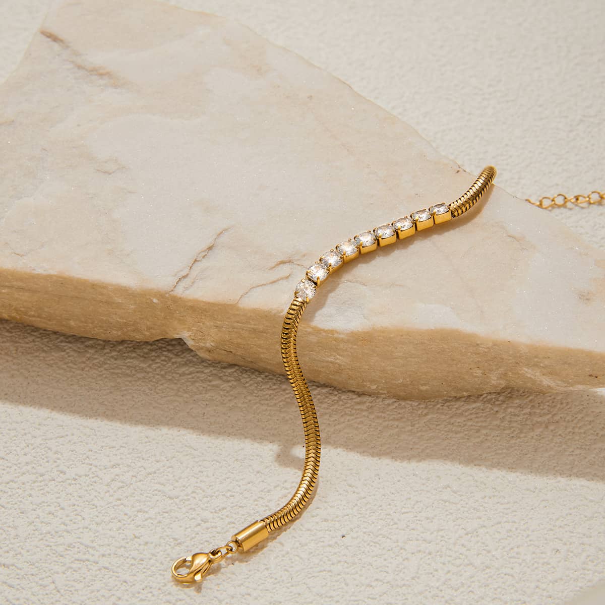 Minimalist Luxury 18K Gold Diamond Tennis Bracelet