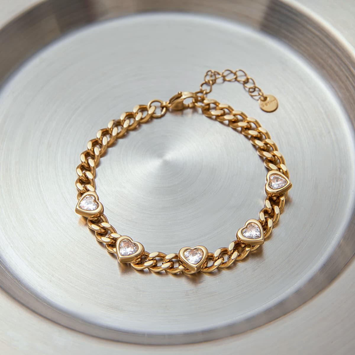 Luxurious 18K Gold Diamond Bracelet