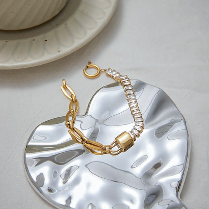 Luxurious 18K Gold Diamond Chain Bracelet