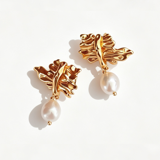 Boucles d'oreilles élégantes en or 18 carats et perles naturelles