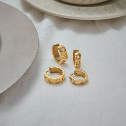 Simple diamond hoop earrings in 18k gold