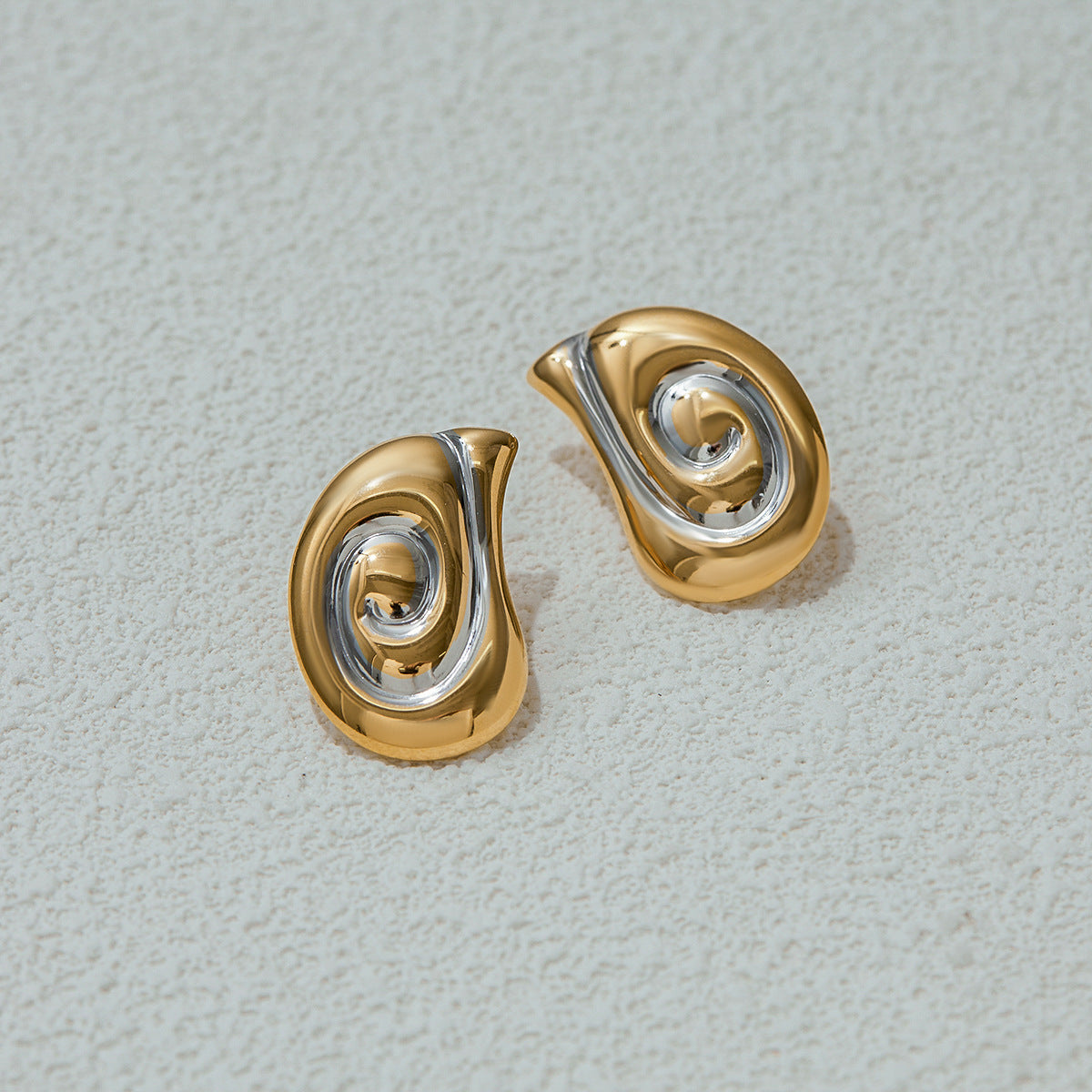 Shell-Shaped Earrings - 18K Gold Plated Stainless Steel