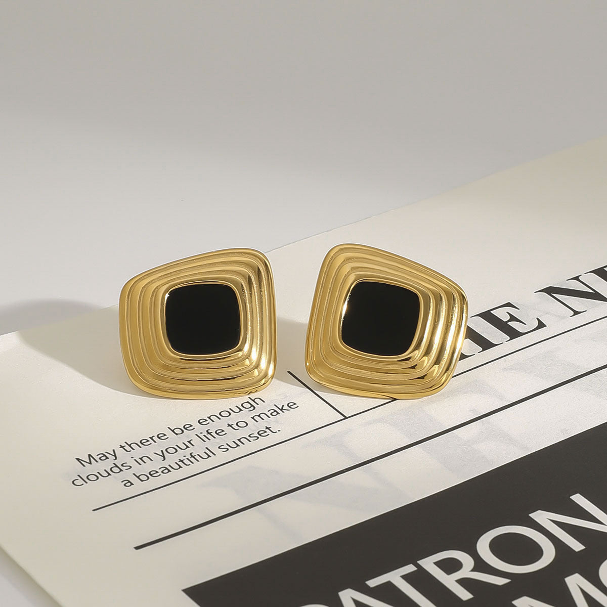 Minimalist geometric design pendant earrings 18K gold