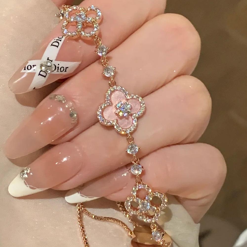 Luxury diamond openwork four-leaf clover adjustable bracelet in 18k gold