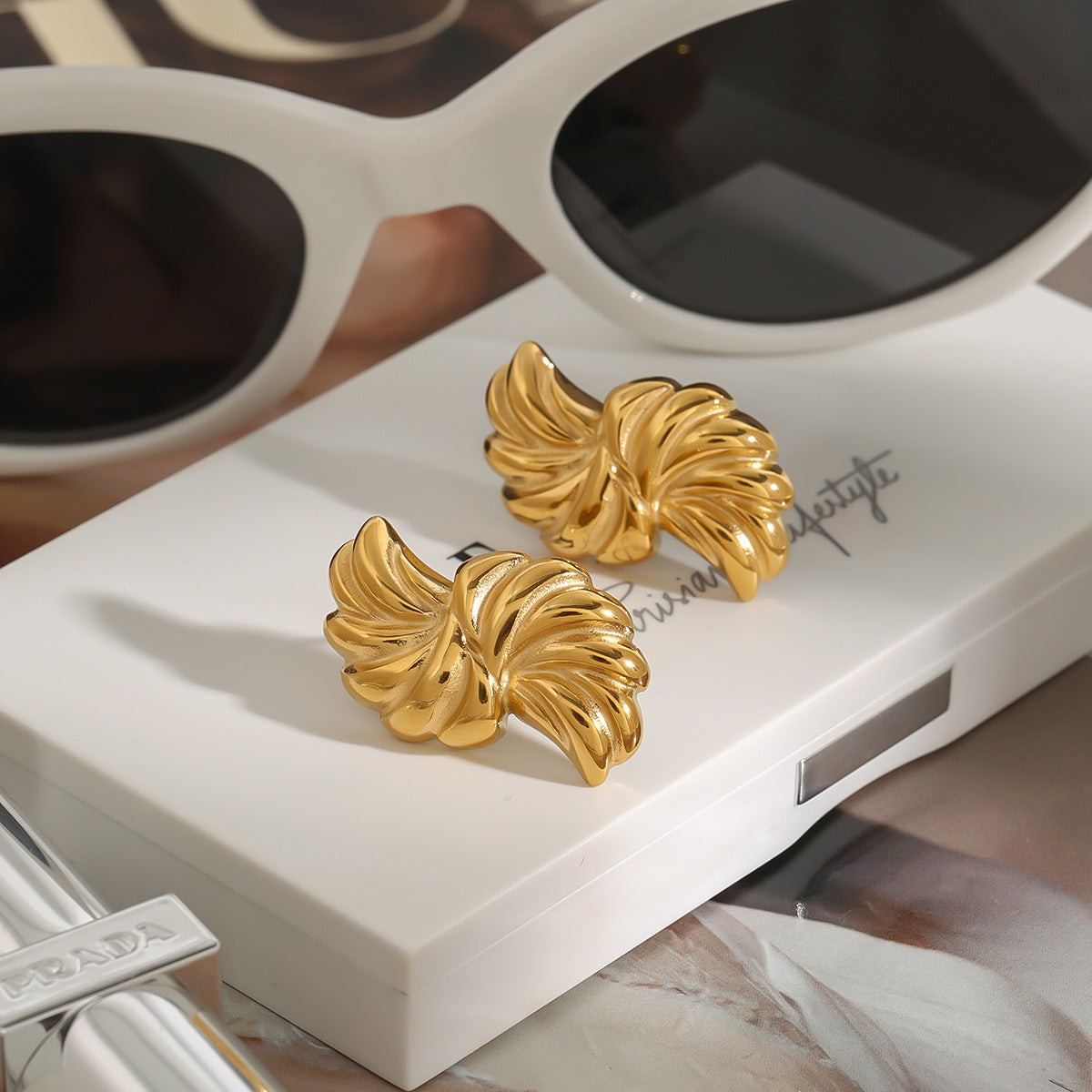 Minimalist geometric earrings 18K gold