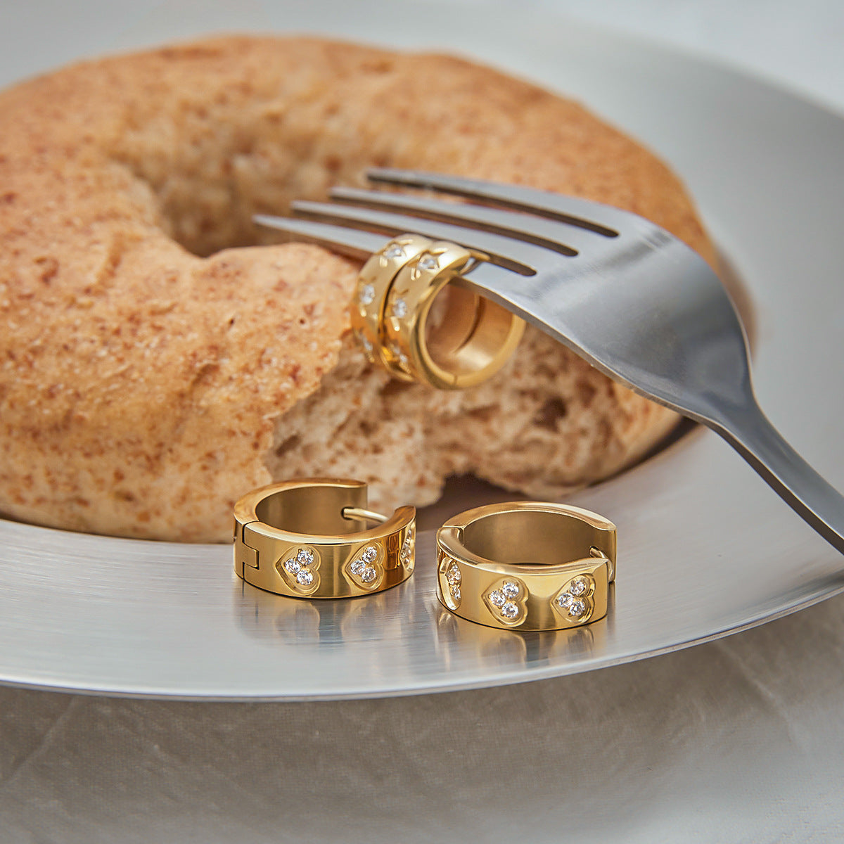 Simple diamond hoop earrings in 18k gold