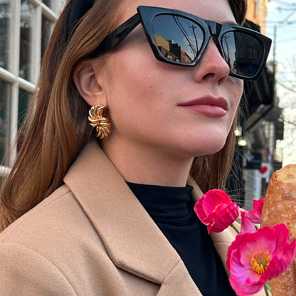 Minimalist geometric earrings 18K gold