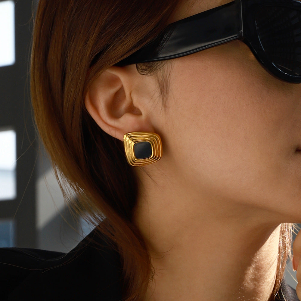 Minimalist geometric design pendant earrings 18K gold