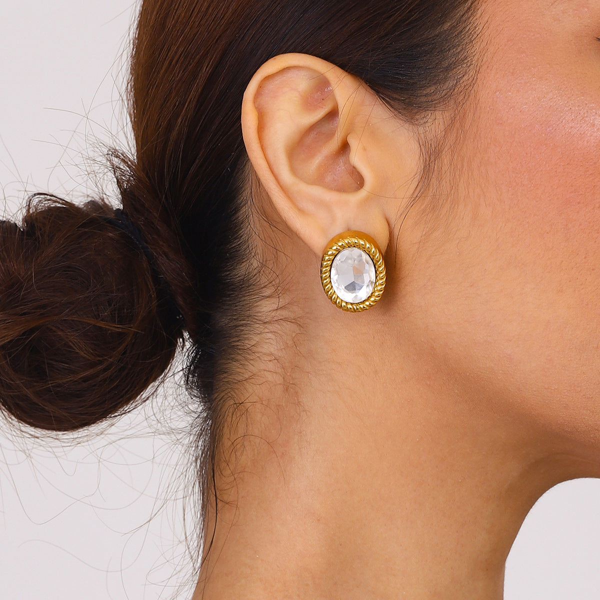Minimalist luxurious diamond earrings 18K gold
